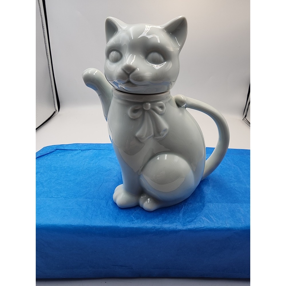 Takahashi San Francisco Cat Teapot Fine Porcelain Hand Finished Japan Grey 6.5in